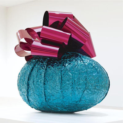 Baroque Egg with Bow by Jeff Koons, a sculpture from the artist's Celebration series, fetched $5.4 million from Larry Gagosian at Sotheby's on Tuesday night. In November 2007, Gagosian paid the auction house a then-record $23.6 million for Koons's Hanging Heart from the the same series.